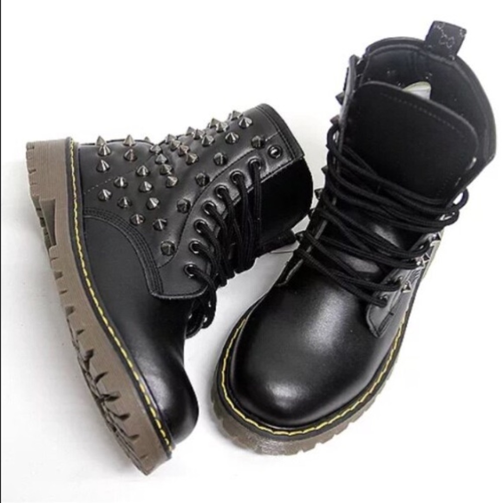 combat boot